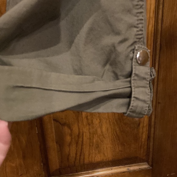 Size 16 Lee “Just Below the Waist” Army Green Capris - Picture 8 of 11